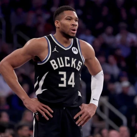 Αντετοκούνμπο: «Νιώθω ότι μόνο εγώ και ο Λίλαρντ προσπαθούμε να είμαστε επιθετικοί» [Vid]