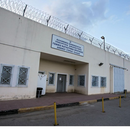 Συμπλοκή κρατουμένων στις φυλακές Δομοκού - Τραυμάτισαν με γυαλί 55χρονο