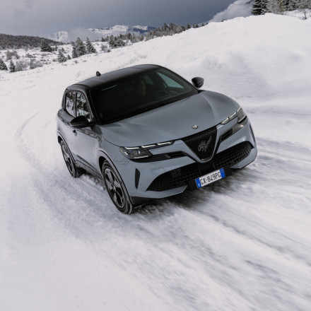 Η έκδοση Q4 μεγαλώνει την  οικογένεια  Junior