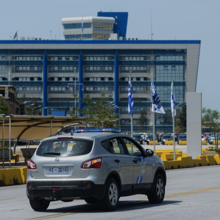 Θεσσαλονίκη: Συνελήφθη Τούρκος που μετέφερε παράνομα σε φορτηγό μετανάστες