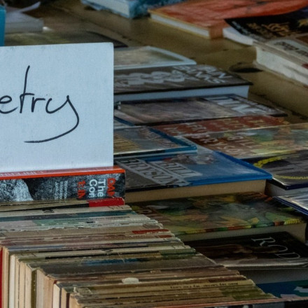 Παγκόσμια ημέρα ποίησης: Το απολαυστικό βίντεο - αφιέρωμα της Φίνος Φιλμ Παγκόσμια ημέρα ποίησης: Το απολαυστικό βίντεο - αφιέρωμα της Φίνος Φιλμ