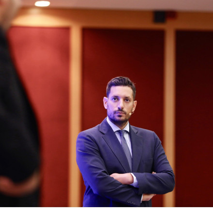 Ο Κυρανάκης πήρε το τρένο και πήγε Θεσσαλονίκη: «Βαθιά προβλήματα, δεν λύνονται με μία ασπιρίνη»