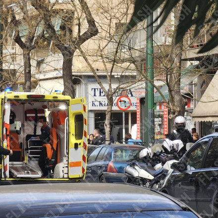 Άνδρας έπεσε στο κενό από μπαλκόνι πολυκατοικίας στην Αχαρνών