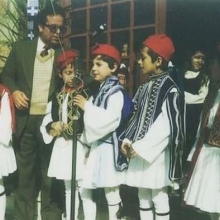 25η Μαρτίου: Αγνώριστοι Μαζωνάκης, Χρουσαλά, Μαγγίρα και άλλοι celebrities ντυμένοι τσολιάδες