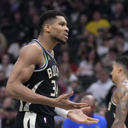 Αντετοκούνμπο: «Δεν μου αρέσει να συγκρίνω τη δεκαετία του ‘70 με το σήμερα» [Vid]