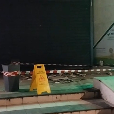 Θεσσαλονίκη: Κατέρρευσε τμήμα οροφής στην είσοδο εμπορικού κέντρου στο Πανόραμα