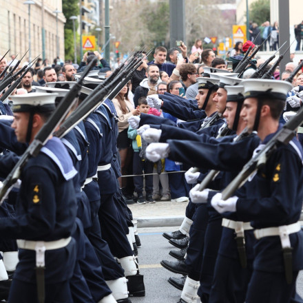 Ένορκη Διοικητική Εξέταση από το ΓΕΝ για τα συνθήματα στην παρέλαση της 25ης Μαρτίου