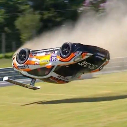 Τρομακτικό ατύχημα σε αγώνα αυτοκινήτου στη Βραζιλία (video)