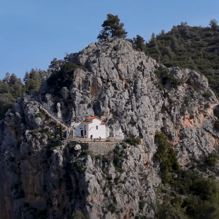 Θα αγαλιάσει η ψυχή σας: Δείτε που βρίσκεται το εκκλησάκι της Αγίας Μαρίνας στην Πάρνηθα