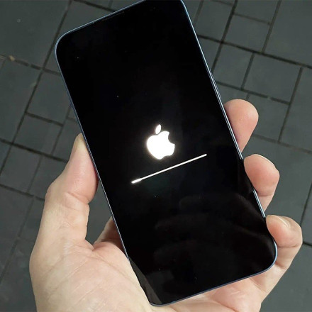 Apple: Γιατί ανακαλεί το πρόσφατο update του iOS για τα iPhone