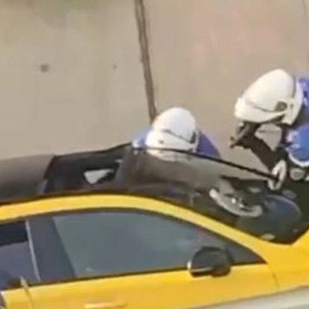 Γαλλία: Αστυνομικοί πυροβόλησαν και σκότωσαν ανήλικο οδηγό που δεν σταμάτησε για έλεγχο [vids]