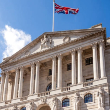 Bank of England: Αύξηση έκπληξη στα επιτόκια κατά 50 μονάδες βάσης