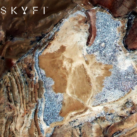 Χιλή: Πεταμένα ρούχα σχηματίζουν βουνό, ορατό από το διάστημα