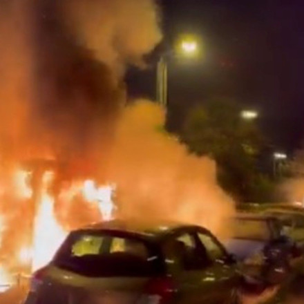 Γαλλία: Συνεχίζονται τα επεισόδια - Σε διαδηλώσεις προτρέπει η μητέρα του 17χρονου που σκοτώθηκε από αστυνομικούς