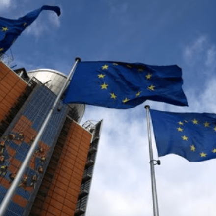 FT: Η ΕΕ ετοιμάζει σαρωτικές αλλαγές στο νομικό πλαίσιο των εξαγορών και συγχωνεύσεων