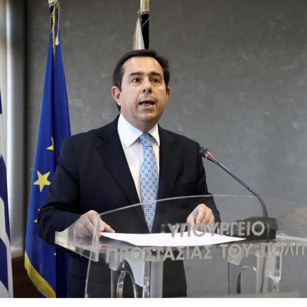 Ηχηρή παρέμβαση Μηταράκη στο μεταναστευτικό: «Υποκρισία» της Γερμανίας