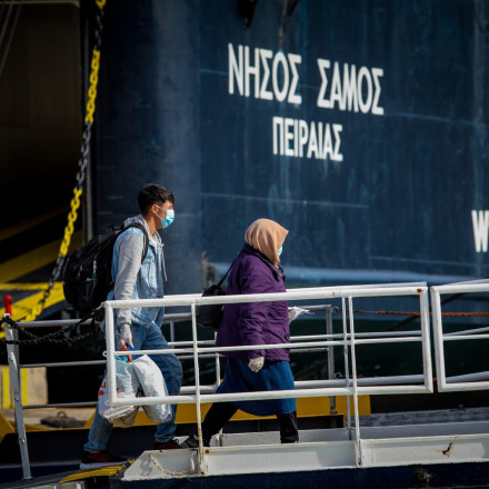 Το «Νήσος Σάμος» προσέκρουσε στο λιμάνι της Χίου