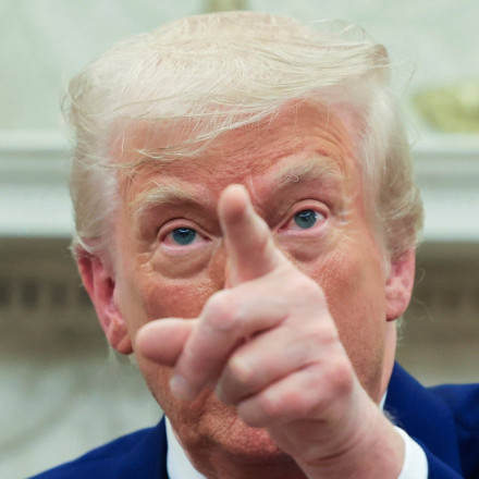 Το «τραπέζι της Ευρώπης» στο στόχαστρο Τραμπ: Δασμοί-σοκ σε σοκολάτες, βούτυρα και ελαιόλαδα