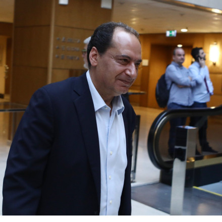 Κακλαμάνης για το αίτημα Σπίρτζη για προανακριτική: Βάσει του Συντάγματος δεν μπορεί να προχωρήσει