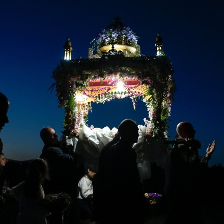 Μεγάλη Παρασκευή: Ω Γλυκύ μου Έαρ - Τα Εγκώμια της Θεοτόκου