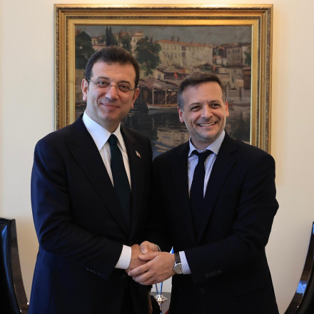 Στην Άγκυρα ο Χάρης Δούκας για τη φυλάκιση Ιμάμογλου - Θα δώσει το «παρών» στο συνέδριο του ΡΤΚ