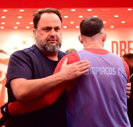 Μαρινάκης στους παίκτες: «Να τελειώσουμε τη σεζόν των 100 χρόνων νικητές και πρωταθλητές» Μαρινάκης στους παίκτες: «Να τελειώσουμε τη σεζόν των 100 χρόνων νικητές και πρωταθλητές»