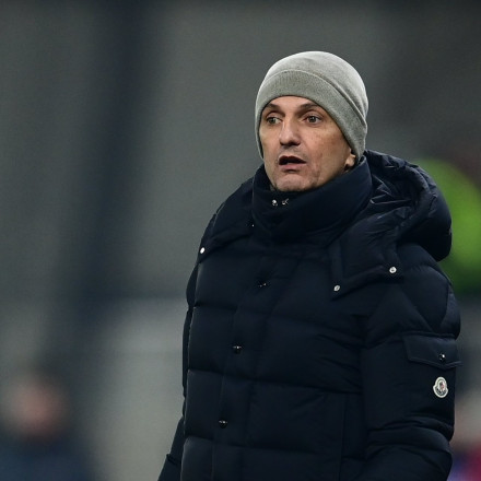 Λουτσέσκου: «Αξίζαμε τη νίκη, μετά την αποβολή είχαμε πειθαρχία»