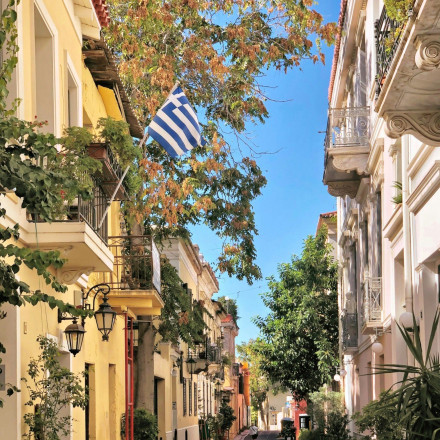 Διεθνής κατακραυγή: Tουρίστες στην Πλάκα παρήγγειλαν σάντουιτς και βρέθηκαν με...ακριβό πιάτο