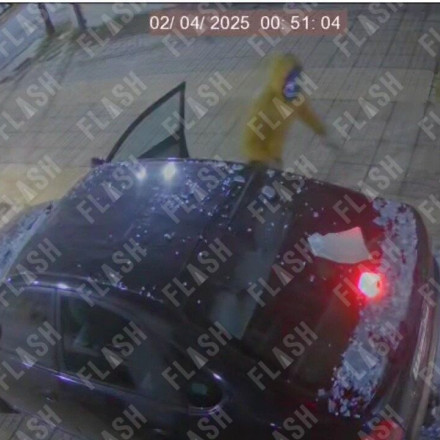 Θρασύτατοι ληστές διέρρηξαν φαρμακείο στη Μάνδρα «κατεβάζοντας» την τζαμαρία με ΙΧ