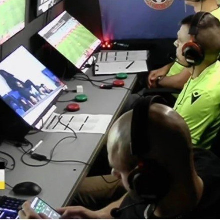 Απίστευτο περιστατικό στη Βουλγαρία - Τεχνικός του VAR έπαιζε στοίχημα την ώρα του αγώνα [Vid]