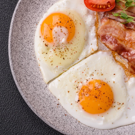 Η κατανάλωση χοιρινού, αυγών και σόγιας συνδέεται με επιθετικές μορφές καρκίνου