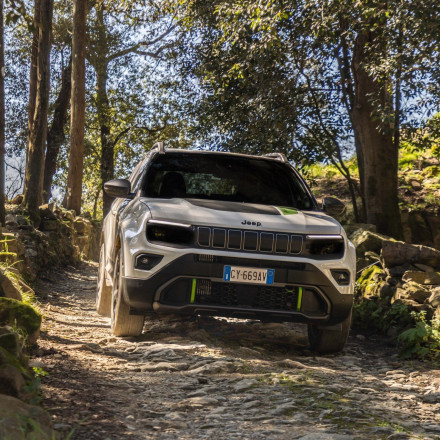 Διαθέσιμο στην Ελλάδα το Jeep Avenger 4xe, από €34.490