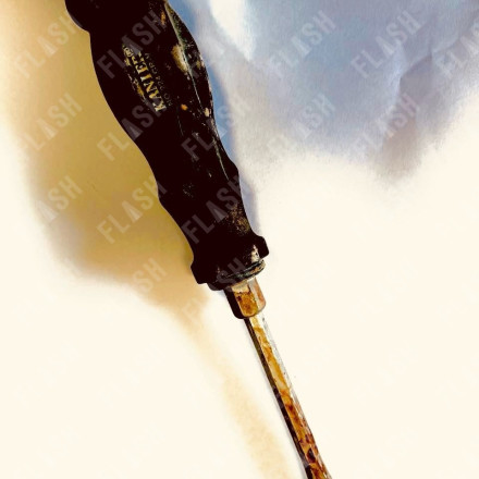 Αυτό είναι το κατσαβίδι με το οποίο ο 51χρονος στο Κορωπί κάρφωσε τα θύματά του