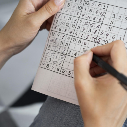 Τα παζλ και το Sudoku δεν αρκούν: Πώς θα διατηρήσετε κοφτερό το μυαλό σας ενώ γερνάτε