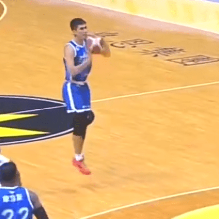 Τρίποντο βγαλμένο από... video game μπήκε στην Ταϊβάν [Vid]