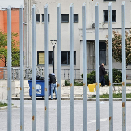 Λάρισα: Αναστάτωση σε κολυμβητήριο από τηλεφώνημα - φάρσα για βόμβα