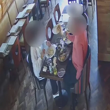 Έβαλαν σπασμένο γυαλί στο φαγητό για να μην πληρώσουν - Τους «έπιασε» όμως η κάμερα