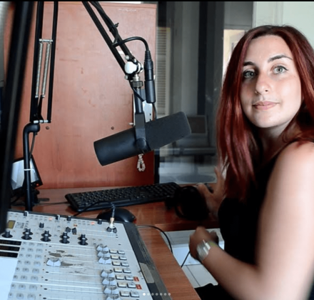 «Αγαπητοί μας πελάτες...»: Το πρόσωπο πίσω από την φωνή στα σούπερ μάρκετ και παιχνιδάδικα «Αγαπητοί μας πελάτες...»: Το πρόσωπο πίσω από την φωνή στα σούπερ μάρκετ και παιχνιδάδικα