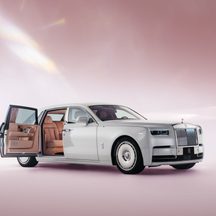 Η νέα Rolls-Royce έχει εσωτερικό... κέντημα