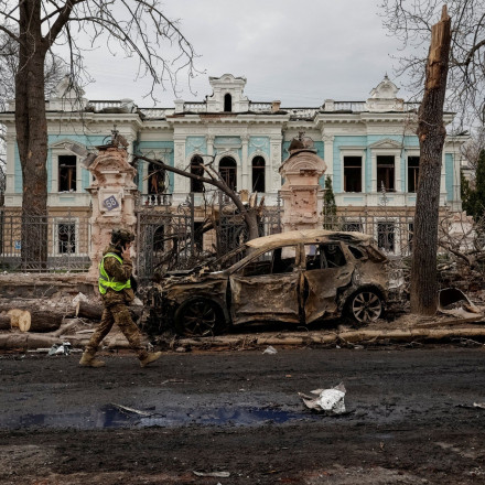 Ζελένσκι: Στα «σκαριά» τριμερής με ΗΠΑ και Ρωσία - Ξεκινούν πάλι ειρηνευτικές συνομιλίες στη Γενεύη