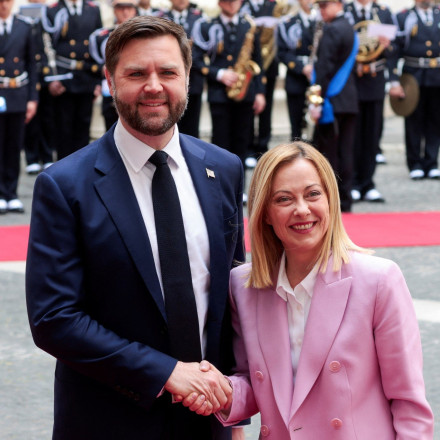 Στη Ρώμη ο Βανς: Αισιόδοξα μηνύματα από τη συνάντηση με τη Μελόνι - Τι είπε για τους δασμούς