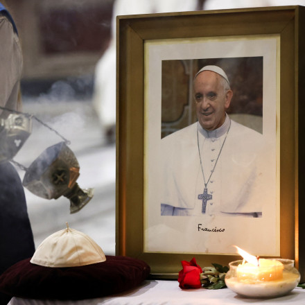 Βατικανό: Συνεδριάζουν 135 καρδινάλιοι για την επόμενη μέρα - Ποιοι ηγέτες θα πάνε στην κηδεία