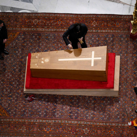 Κηδεία Πάπα Φραγκίσκου: Η σφράγιση του φέρετρου και οι τελευταίες προετοιμασίες