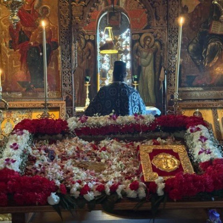 Μετέωρα: Η συγκλονιστική Αποκαθήλωση στη Μονή Βαρλαάμ