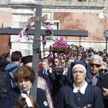 Albinoni's Adagio: Το μυστήριο της πένθιμης μουσικής που συνδέεται με την περιφορά του Επιταφίου