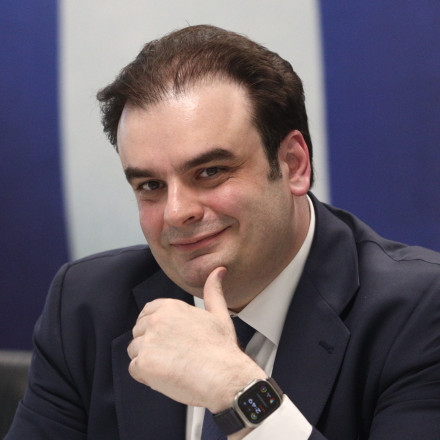 Πιερρακάκης: «Οικονομία σε γερά θεμέλια - Πάνω από 2 δισ. ετησίως από τη μείωση της φοροδιαφυγής»