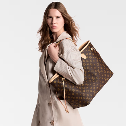 Louis Vuitton: Προχωρά σε αυξήσεις τιμών στις ΗΠΑ – Πόσο θα κοστίζει η δημοφιλής τσάντα Neverfull GM