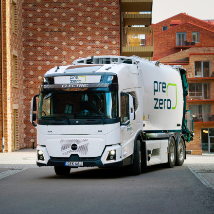 Η Volvo πουλά 35 ηλεκτρικά φορτηγά στην εταιρεία διαχείρισης απορριμμάτων PreZero