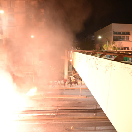 Αγρίνιο: Σοβαρός τραυματισμός 28χρονου από κροτίδα - Μεταφέρεται στο ΚΑΤ