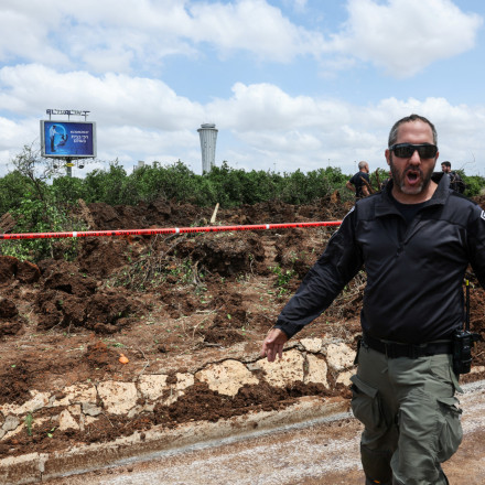 Νετανιάχου κατά Χούθι: «Θα υπάρξουν πολλά μπουμ» - Εικόνες από τον τεράστιο κρατήρα της επίθεσης
